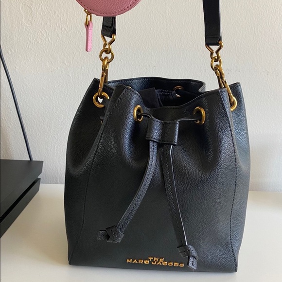 MARC JACOBS BUCKET BAG - Picture 2 of 4